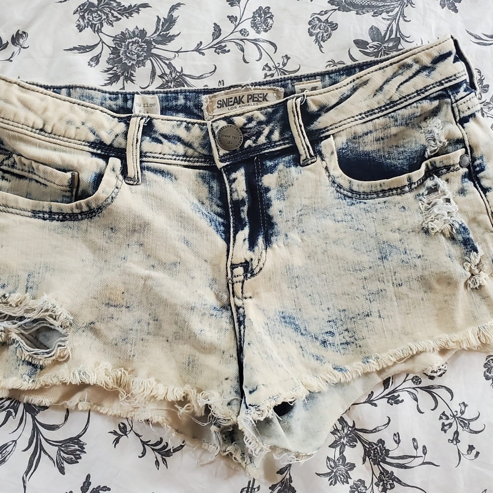 Sneak Peek Los Angeles Jean shorts